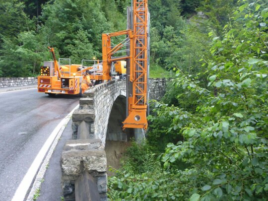 amiko at bridge inspection with riser