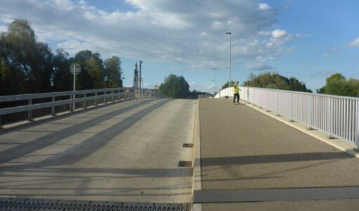 Brücke über den Alten Rhein, Prüfung durch amiko