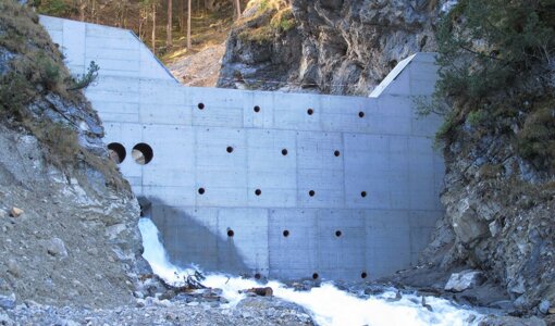 torrent barrier at Meng-river, statically planning amiko