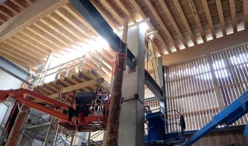 new roofing of hall saw Erhart Holz