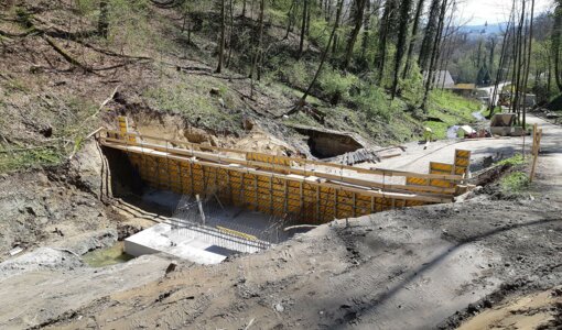 Construction phase of the Brunngraben torrent filter barrier