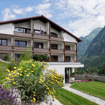 Annexe and alterations at apartment House Valschena, Brand (A)