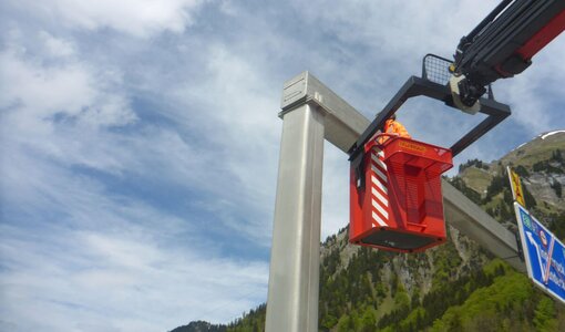 Inspection of guidepost state road by amiko bau consult