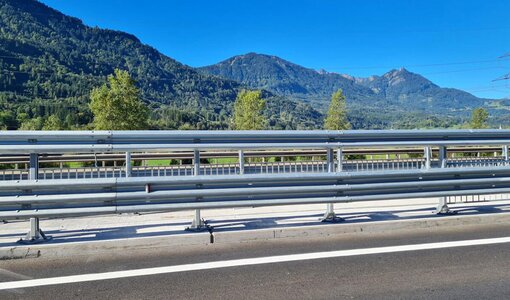 neuer Mittelstreifen Brücke bei Nenzing, A14