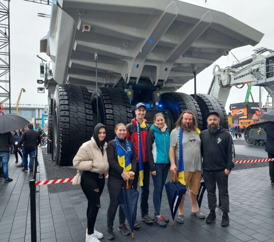 giant dumper by Liebherr with amiko-team