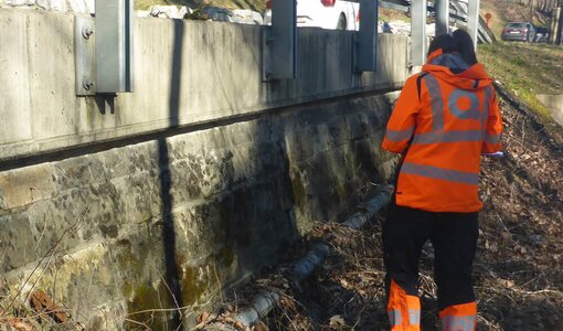 Prüfung Stützbauwerk Landesstraße durch amiko bau consult