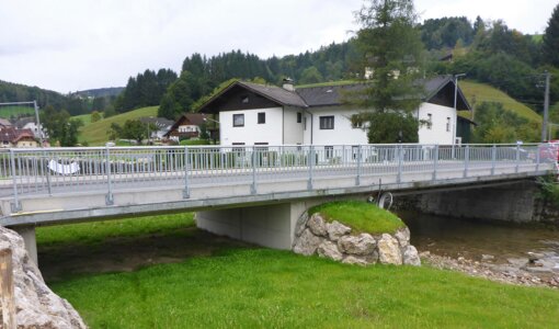 Statik amiko für Neubau und Erweiterung von drei Brücken