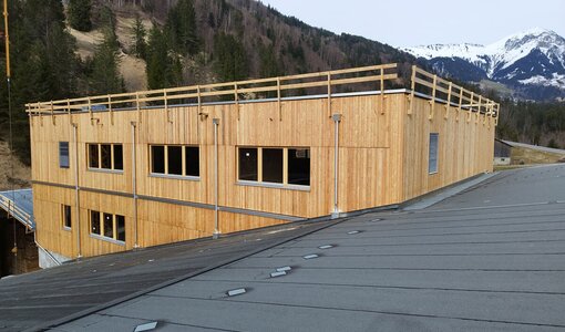Werkstatt Zubau Erhart Holz, Energieausweis durch amiko bau consult