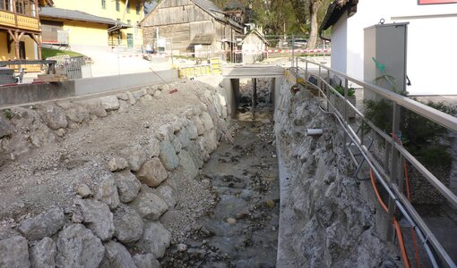 Hochwasserschutzprojekt Bad Goisern, Neubau Trog und Brücken