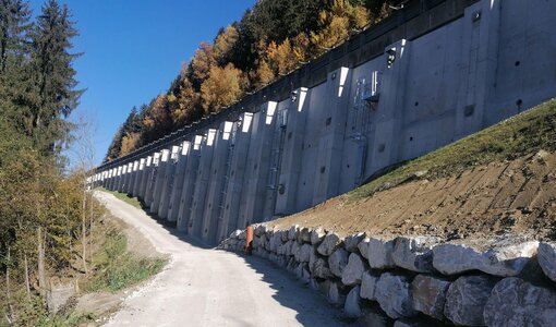 Anchored wall Buchberg, A10, anchored gravity dam with waling