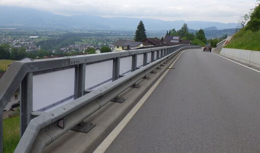 Inspection of crash barrier on federal road