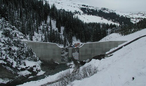 structural analysis slot barrier in Lech by amiko